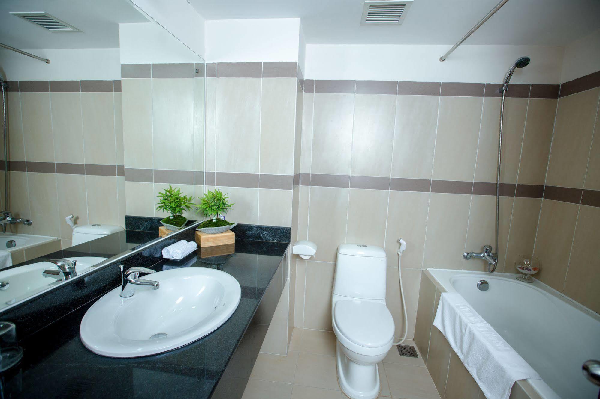 Vien Dong Hotel 芽庄 外观 照片